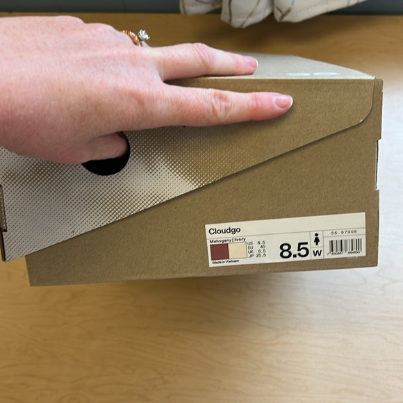 NEW on cloud cloudgo mahogany/ ivory - Picture 2 of 4